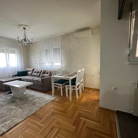 Port 3 Apartment *